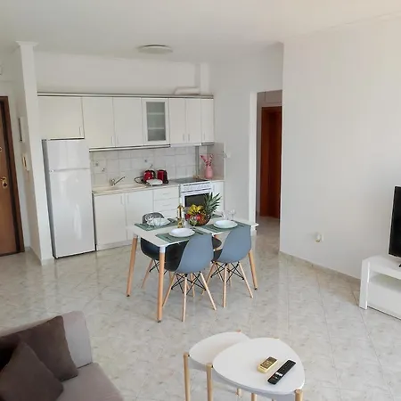 Sea Breeze II Apartment Peraia  Exterior photo