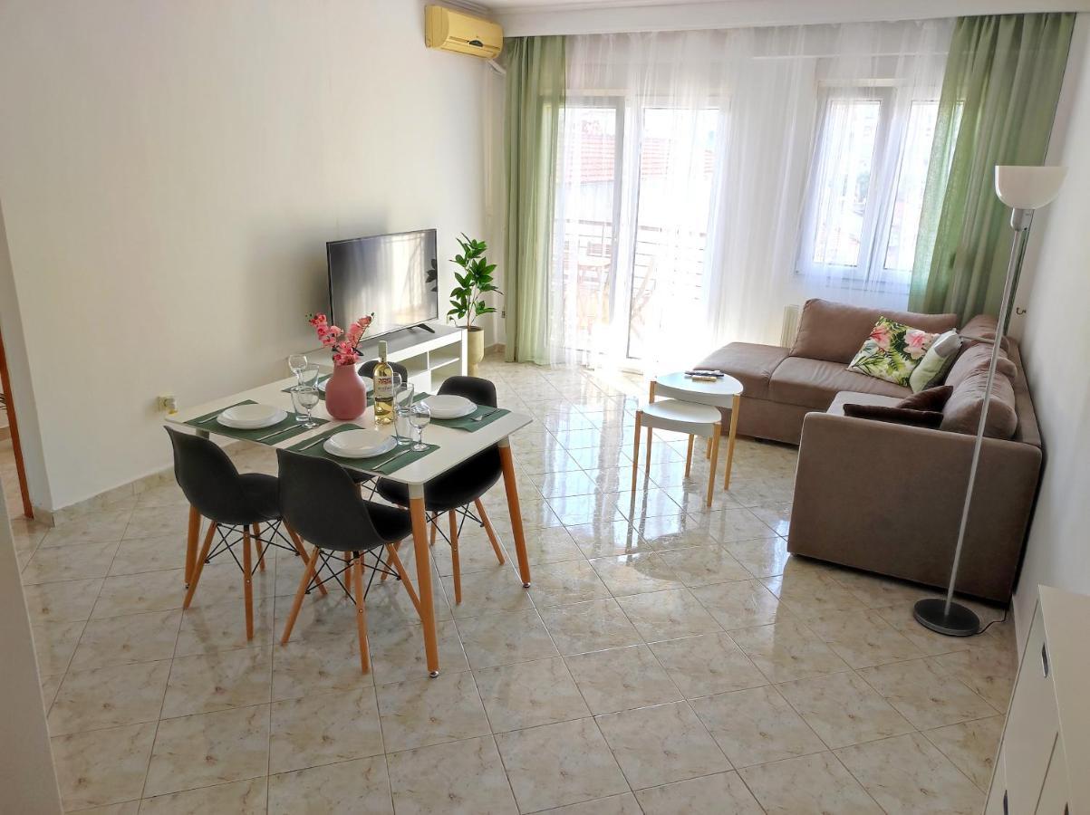 Apartment Sea Breeze Ii *